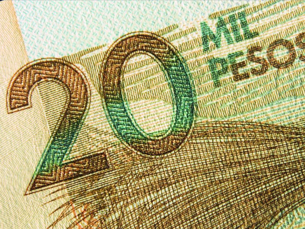 El número 20 escrito en el billete presenta una textura que emula el tejido de los sombreros con caña flecha El número 20 escrito en el billete presenta una textura que emula el tejido de los sombreros con caña flecha