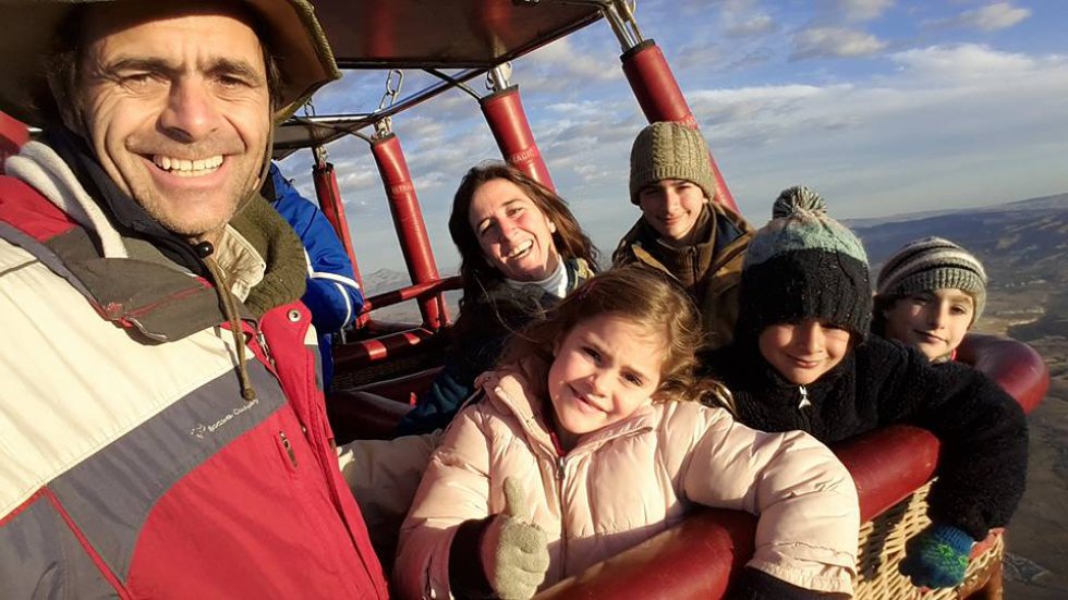 Este sueño, por momentos algo loco, nació del matrimonio de Herman Zapp y Candelaria en Buenos Aires. Este sueño, por momentos algo loco, nació del matrimonio de Herman Zapp y Candelaria en Buenos Aires.