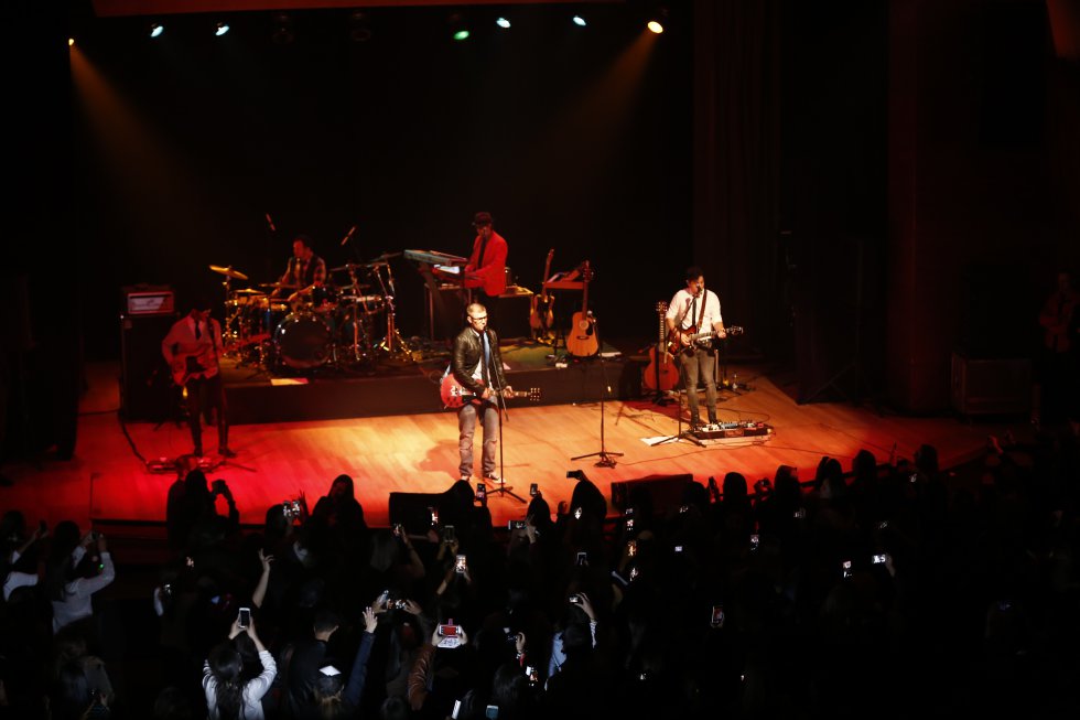 Carter fue una de las figuras más reconocidas y populares de Backstreet Boys, con una interesante carrera como solista en los últimos 15 años, por lo que en el escenario del Teatro Ecci El Dorado, en el centro de la Capital del país. Carter fue una de las figuras más reconocidas y populares de Backstreet Boys, con una interesante carrera como solista en los últimos 15 años, por lo que en el escenario del Teatro Ecci El Dorado, en el centro de la Capital del país.