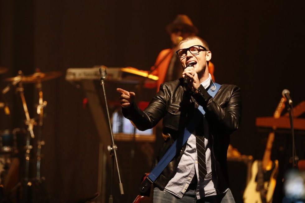 Sin embargo, no se quedaron con las ganas de ver a Nick Carter en vivo y en directo, quien se presentó en Bogotá en la noche de este viernes, con teatro lleno y con cientos de fanáticas sencillamente enloquecidas. Sin embargo, no se quedaron con las ganas de ver a Nick Carter en vivo y en directo, quien se presentó en Bogotá en la noche de este viernes, con teatro lleno y con cientos de fanáticas sencillamente enloquecidas.