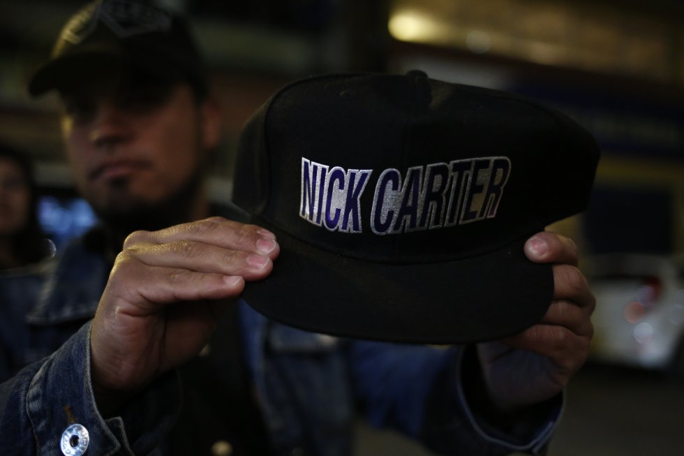 Sin embargo, no se quedaron con las ganas de ver a Nick Carter en vivo y en directo, quien se presentó en Bogotá en la noche de este viernes, con teatro lleno y con cientos de fanáticas sencillamente enloquecidas. Sin embargo, no se quedaron con las ganas de ver a Nick Carter en vivo y en directo, quien se presentó en Bogotá en la noche de este viernes, con teatro lleno y con cientos de fanáticas sencillamente enloquecidas.