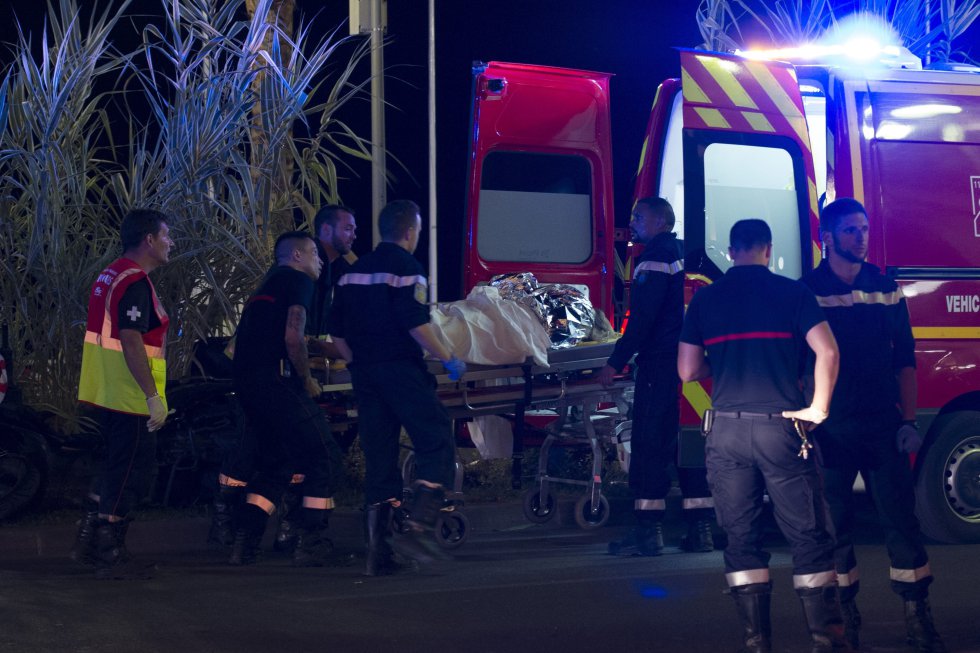 El presidente francés, François Hollande, ha regresado de urgencia a París procedente de Aviñón para participar en la célula de crisis reunida en el Ministerio del Interior, informó el Palacio del Elíseo. El presidente francés, François Hollande, ha regresado de urgencia a París procedente de Aviñón para participar en la célula de crisis reunida en el Ministerio del Interior, informó el Palacio del Elíseo.