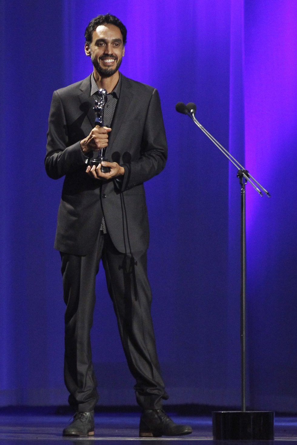 El venezolano Nascuy Linares se llevó el Premio Platino de Mejor Música Original por su trabajo en la cinta. "Menos mal Ciro la hizo a blanco y negro pero no muda porque de lo contrario no tendrías trabajo", bromeó Santiago Segura con él. El venezolano Nascuy Linares se llevó el Premio Platino de Mejor Música Original por su trabajo en la cinta. "Menos mal Ciro la hizo a blanco y negro pero no muda porque de lo contrario no tendrías trabajo", bromeó Santiago Segura con él.