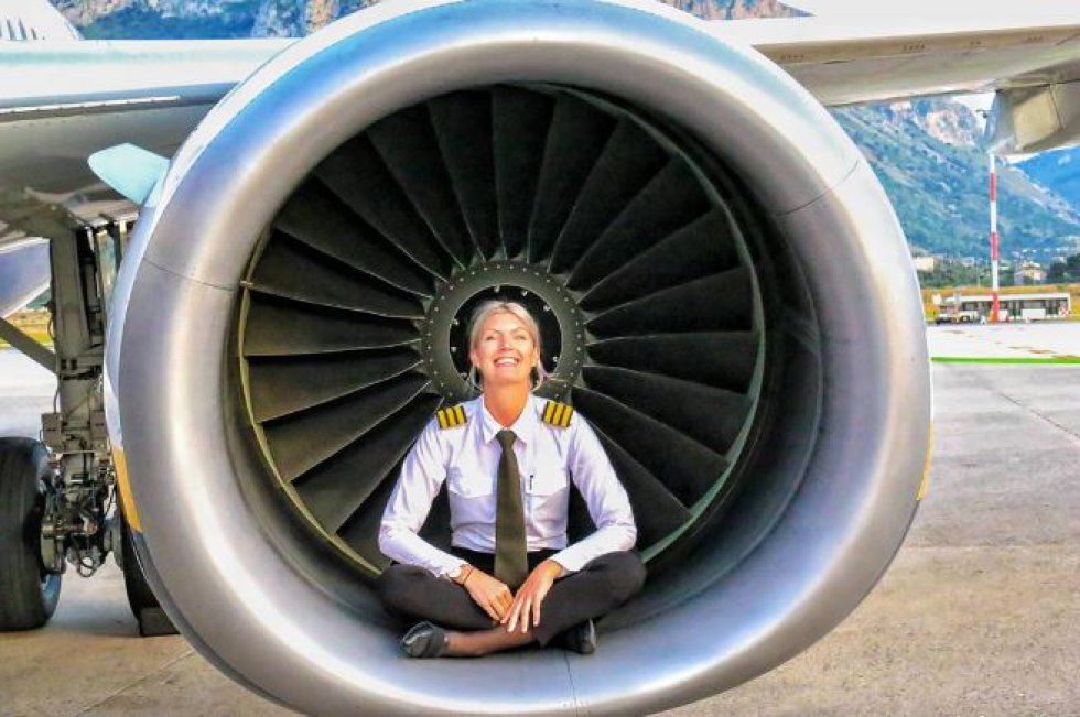 Pettersson ha manifestado su preocupación por dejar expuesto en cada foto el lado glamoroso de su trabajo en el aire. Pettersson ha manifestado su preocupación por dejar expuesto en cada foto el lado glamoroso de su trabajo en el aire.