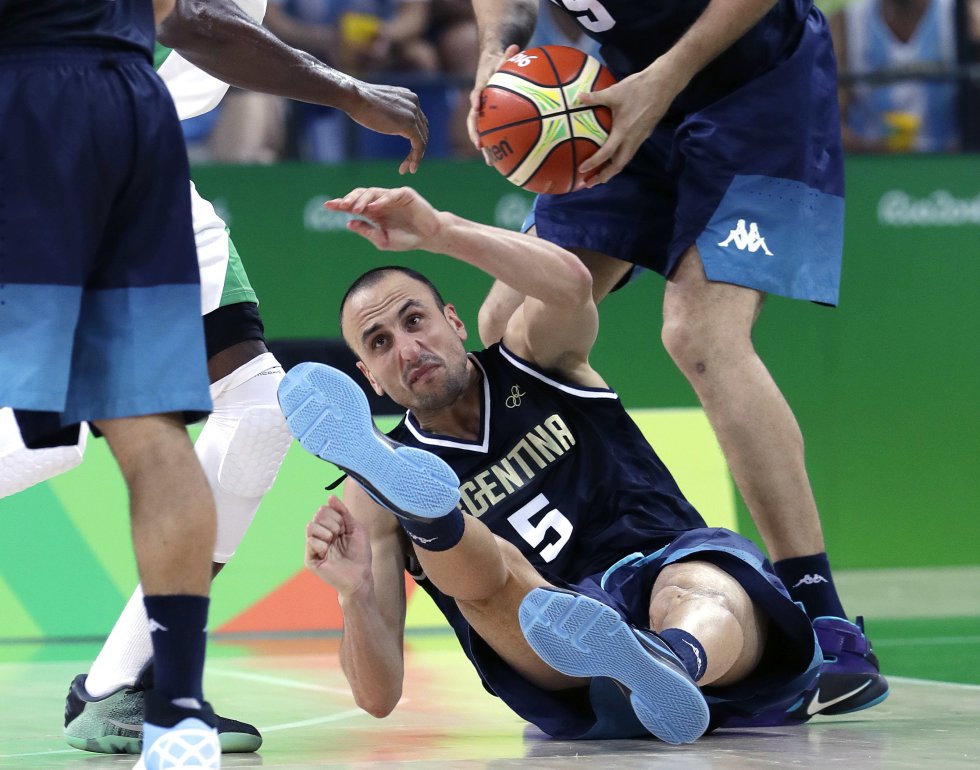 Manu Ginobili guió a Argentina en su triunfo ante Nigeria en baloncesto durante los Juegos Olímpicos de Río. Manu Ginobili guió a Argentina en su triunfo ante Nigeria en baloncesto durante los Juegos Olímpicos de Río.