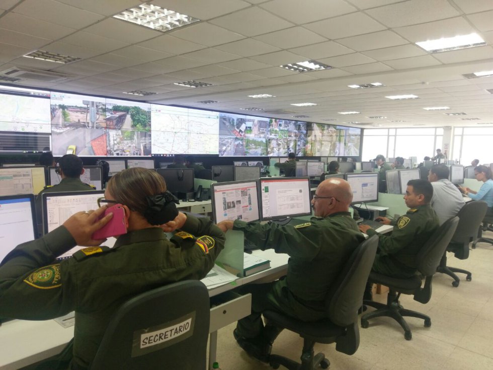 La red LTEe brinda una opción económica de interconexión de las comunicaciones a la Policía, permitiendo cámaras con conexiones Wi-Fi. La red LTEe brinda una opción económica de interconexión de las comunicaciones a la Policía, permitiendo cámaras con conexiones Wi-Fi.
