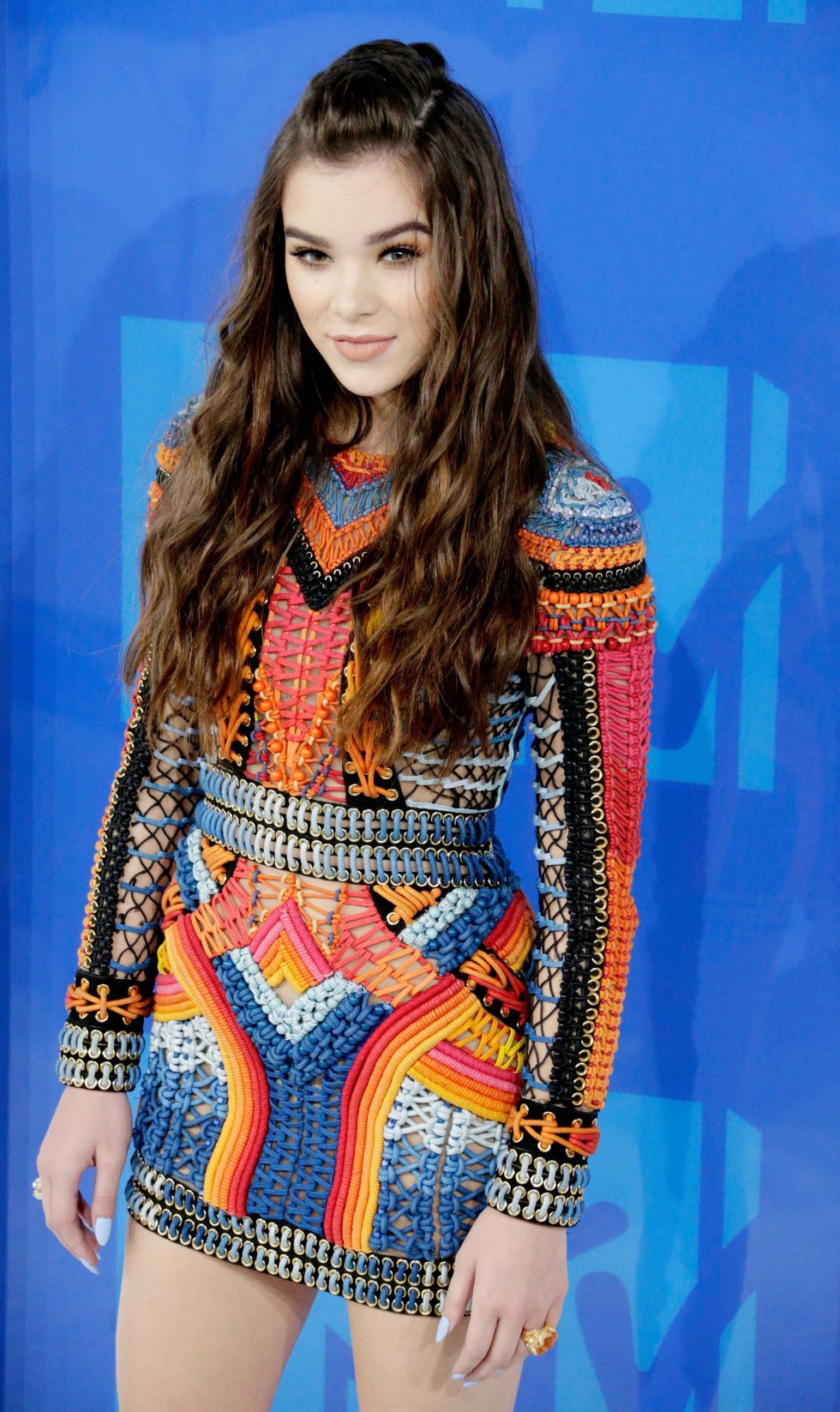 La actriz Hailee Steinfeld a su llegada a los premios. La actriz Hailee Steinfeld a su llegada a los premios.