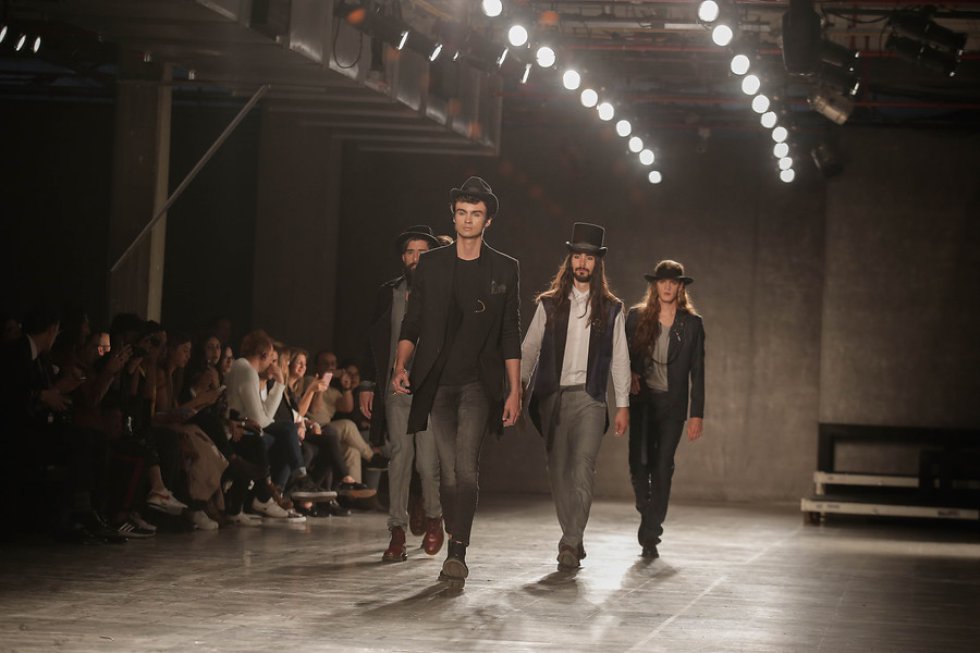 Los amantes de la moda podrán conectarse y compartir experiencias creativas con las actuales industrias textiles. Los amantes de la moda podrán conectarse y compartir experiencias creativas con las actuales industrias textiles.