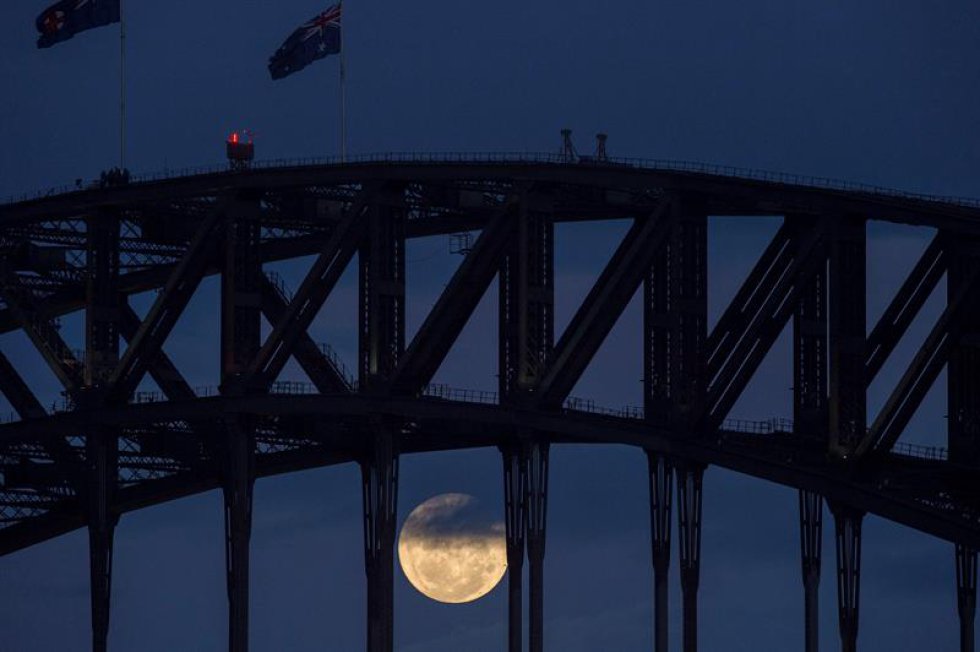 Los habitantes de Australia y Nueva Zelanda la contemplaron en contadas zonas por culpa de las nubes. Los habitantes de Australia y Nueva Zelanda la contemplaron en contadas zonas por culpa de las nubes.