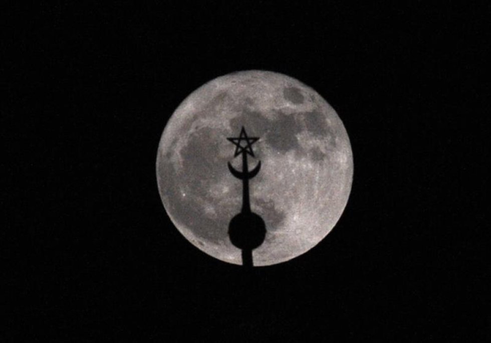 Los “lunáticos” colombianos podrán observarla desde las 6 de la tarde en diferentes ciudades. Los “lunáticos” colombianos podrán observarla desde las 6 de la tarde en diferentes ciudades.