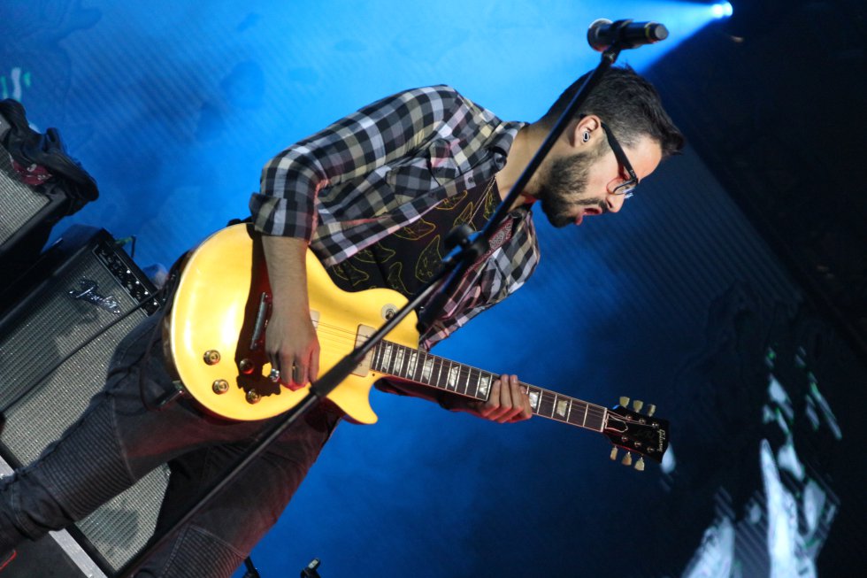 El rock nacional estuvo presente por parte de ‘Diamante Electrico’, una de las agrupaciones más jóvenes pero que ha tenido gran acogida por parte del público. El rock nacional estuvo presente por parte de ‘Diamante Electrico’, una de las agrupaciones más jóvenes pero que ha tenido gran acogida por parte del público.