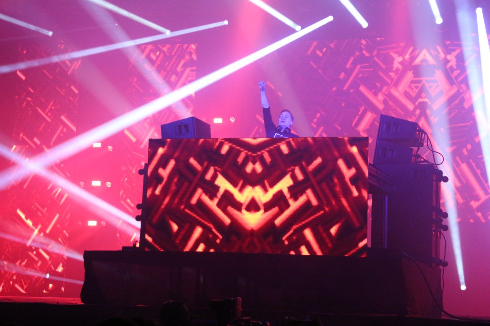 Paul Van Dyk hizo del Almax una fiesta durante su cierre. Paul Van Dyk hizo del Almax una fiesta durante su cierre.