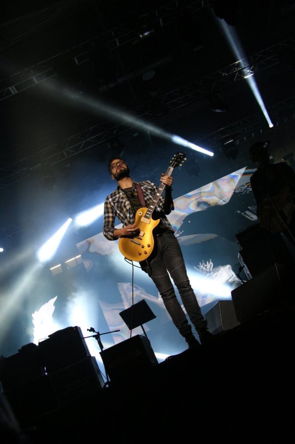 El rock nacional estuvo presente por parte de ‘Diamante Electrico’, una de las agrupaciones más jóvenes pero que ha tenido gran acogida por parte del público. El rock nacional estuvo presente por parte de ‘Diamante Electrico’, una de las agrupaciones más jóvenes pero que ha tenido gran acogida por parte del público.