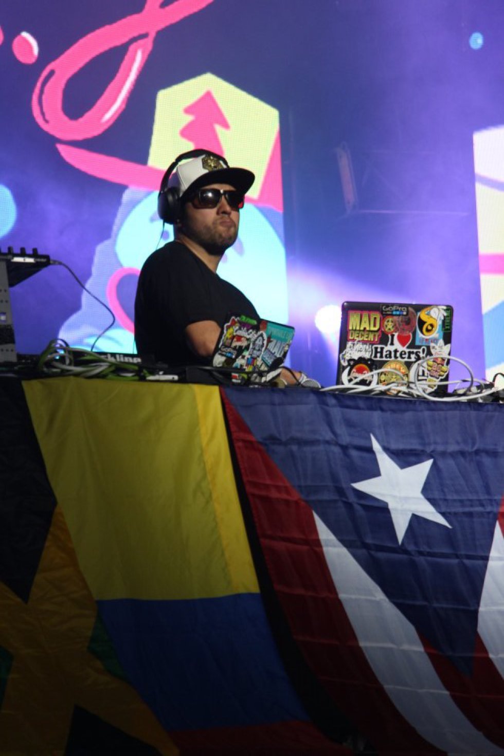 El Freaky Colectivo puso a bailar a los asistentes del Almax. El Freaky Colectivo puso a bailar a los asistentes del Almax.