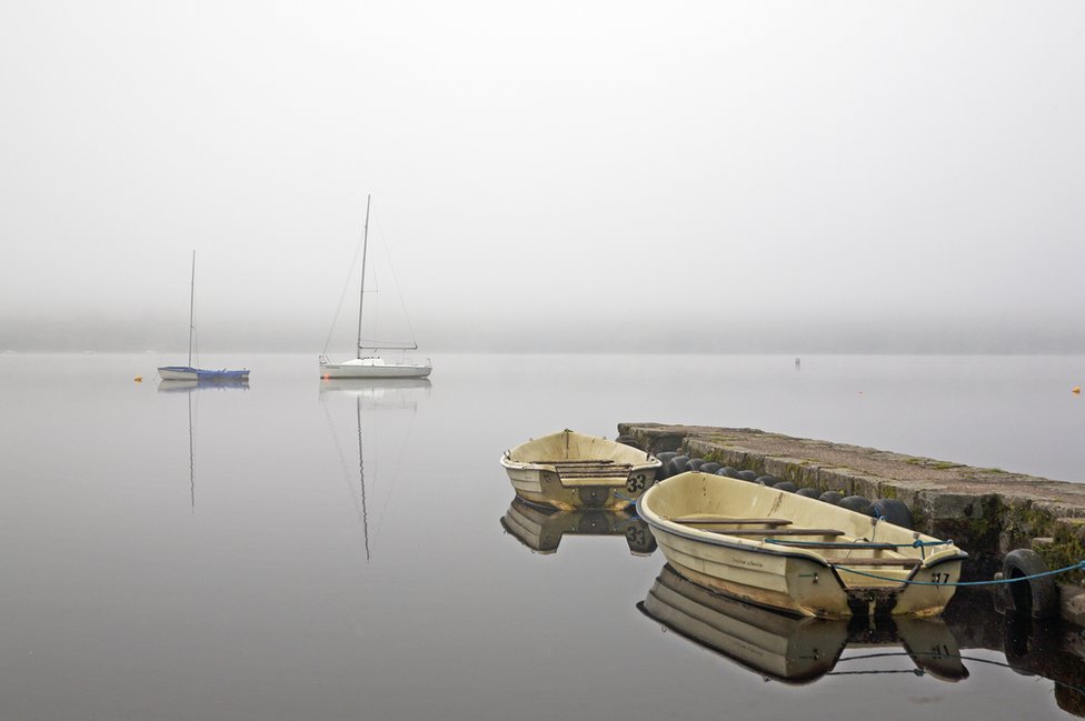 Anuruddha Lokuhapaurachchi, Gales: "Un amanecer armonioso con niebla en el lago Bala, Gwynedd.” Anuruddha Lokuhapaurachchi, Gales: "Un amanecer armonioso con niebla en el lago Bala, Gwynedd.”