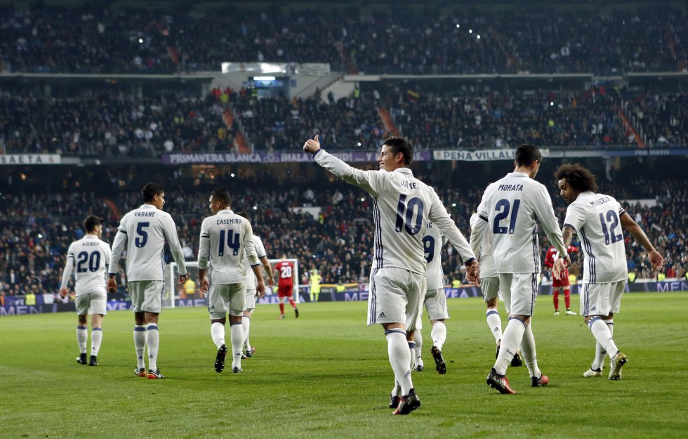 El '10' celebra su segundo gol en el compromiso. El '10' celebra su segundo gol en el compromiso.
