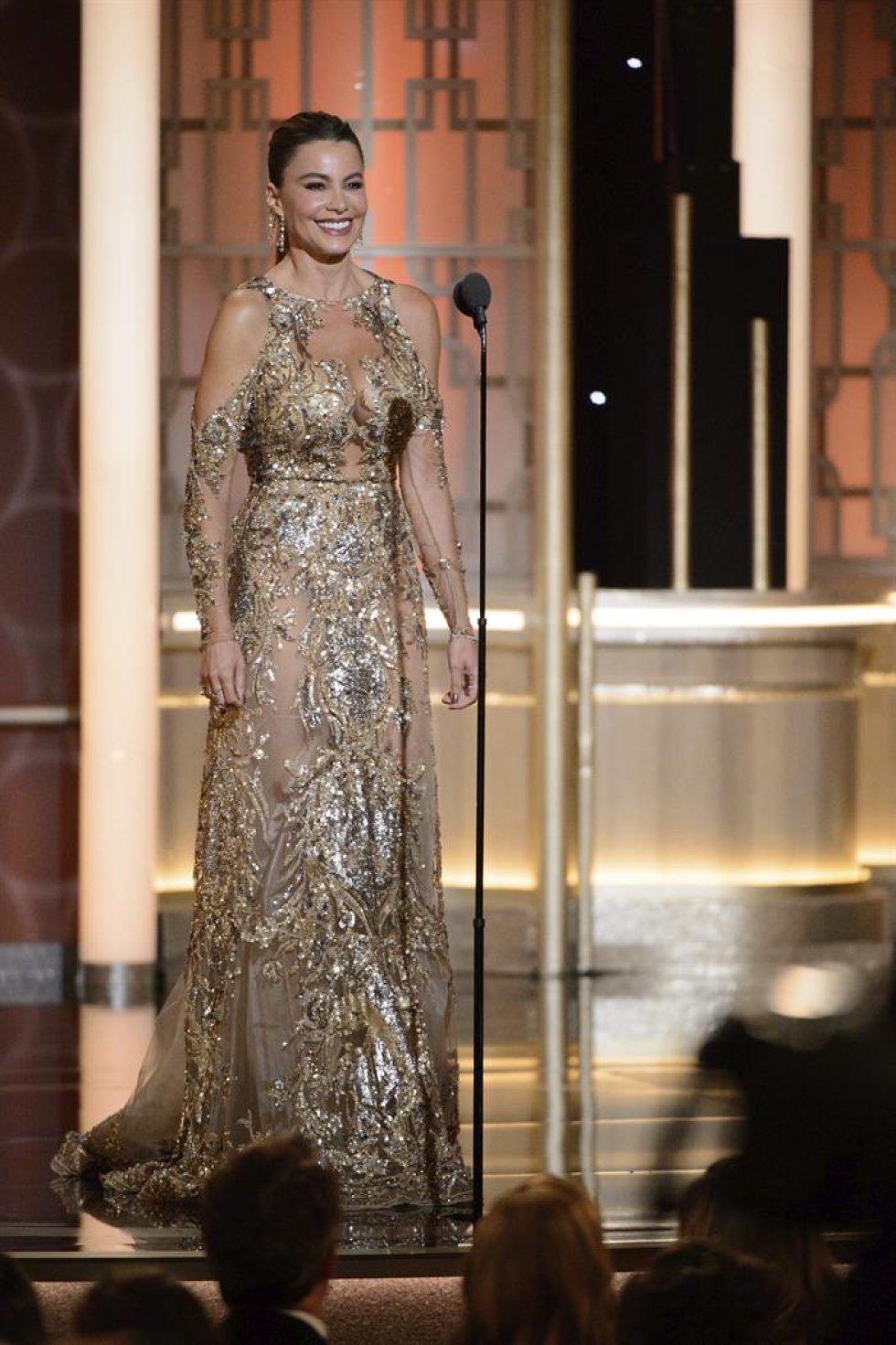 La colombiana Sofía Vergara lució despampanante durante la septuagésima cuarta edición de los Globos de Oro celebrada en el Beverlu Hilton Hotel en Beverly Hills. La colombiana Sofía Vergara lució despampanante durante la septuagésima cuarta edición de los Globos de Oro celebrada en el Beverlu Hilton Hotel en Beverly Hills.