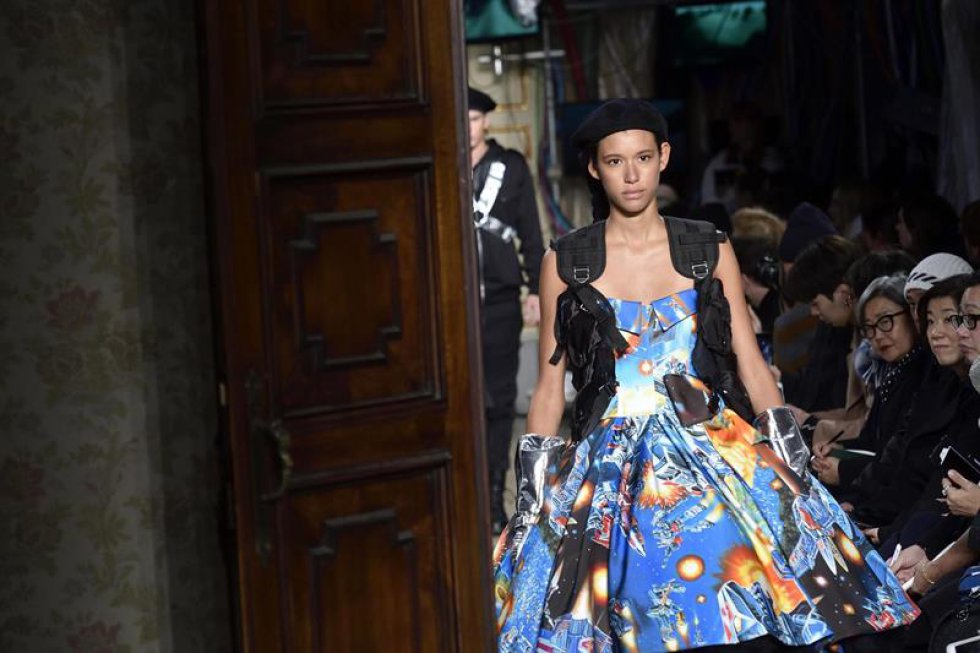 Grandes de la moda como Marc Jacobs, Ermenegildo Zegna, Giorgio Armani, Alexander McQueen y muchos más todos reunidos en la Semana de la Moda de Milán. Grandes de la moda como Marc Jacobs, Ermenegildo Zegna, Giorgio Armani, Alexander McQueen y muchos más todos reunidos en la Semana de la Moda de Milán.