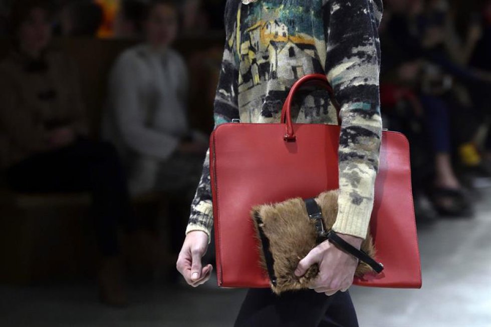Marcas como Dolce & Gabbana, Dan and Dean Caten y Jeremy Scott presentaron su colección otoño-invierno 2016-2017. Marcas como Dolce & Gabbana, Dan and Dean Caten y Jeremy Scott presentaron su colección otoño-invierno 2016-2017.