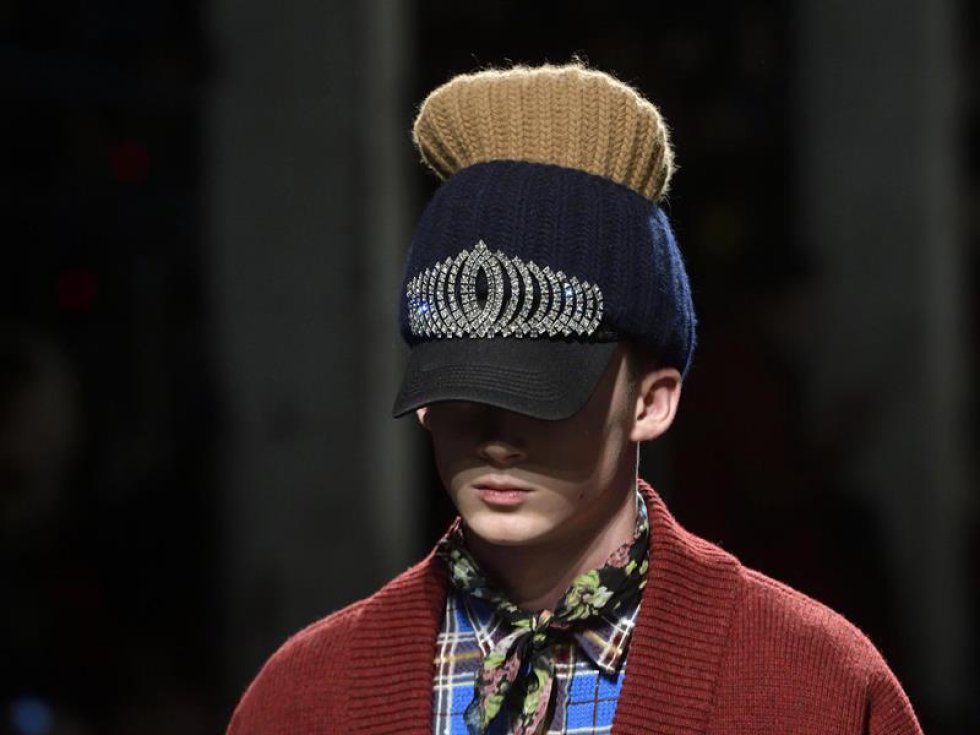 Marcas como Dolce & Gabbana, Dan and Dean Caten y Jeremy Scott presentaron su colección otoño-invierno 2016-2017. Marcas como Dolce & Gabbana, Dan and Dean Caten y Jeremy Scott presentaron su colección otoño-invierno 2016-2017.