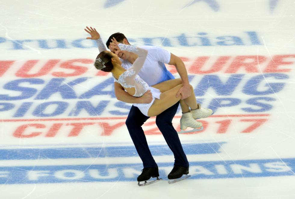 Erika Smith and AJ Reiss participan en la categoría de parejas del Campeonato de Patinaje Artístico de Estados Unidos en Sprint Center. Erika Smith and AJ Reiss participan en la categoría de parejas del Campeonato de Patinaje Artístico de Estados Unidos en Sprint Center.