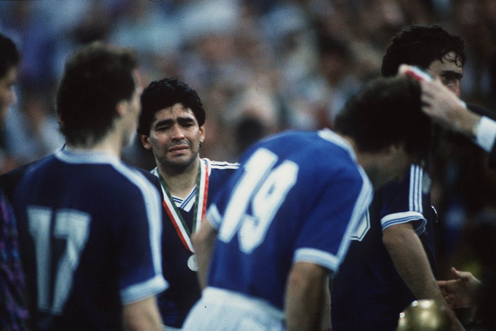 La lista la encabeza la medalla original bañada en oro emitida para Diego Armando Maradona por la Asociación del Futbol Argentino (AFA), tras ganar la Copa Mundial FIFA México 1986. Tiene un precio de salida de 7.500 dólares La lista la encabeza la medalla original bañada en oro emitida para Diego Armando Maradona por la Asociación del Futbol Argentino (AFA), tras ganar la Copa Mundial FIFA México 1986. Tiene un precio de salida de 7.500 dólares