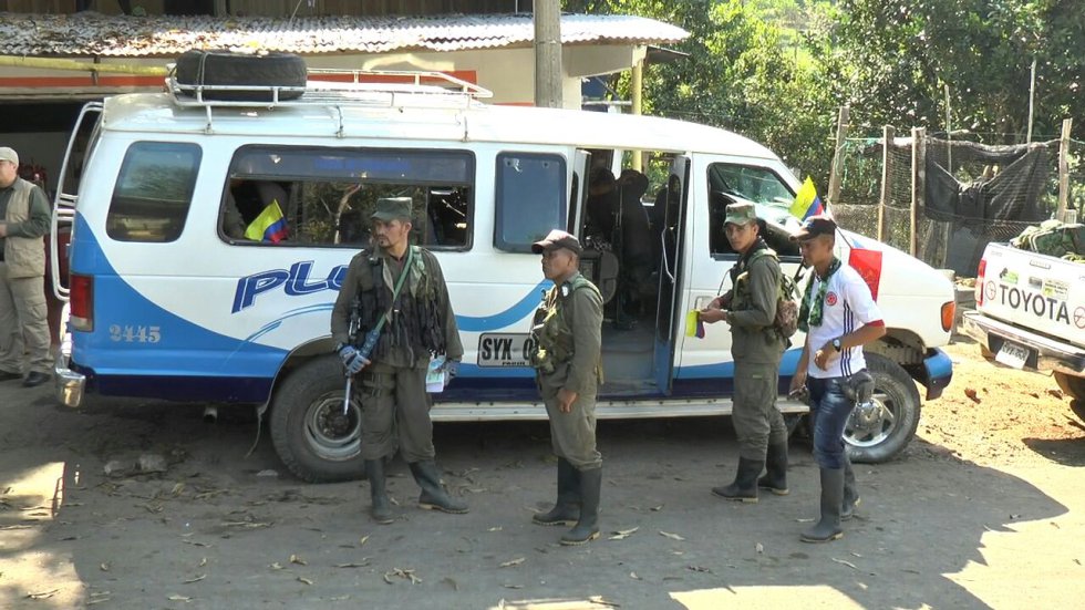 Hay guerrilleros del Frente Oswaldo Patiño o Tercero de las Farc, también del 15 y el 14, que sufrió un duro golpe con la disidencia en los últimos dos meses de 30 de sus hombres armados. Hay guerrilleros del Frente Oswaldo Patiño o Tercero de las Farc, también del 15 y el 14, que sufrió un duro golpe con la disidencia en los últimos dos meses de 30 de sus hombres armados.