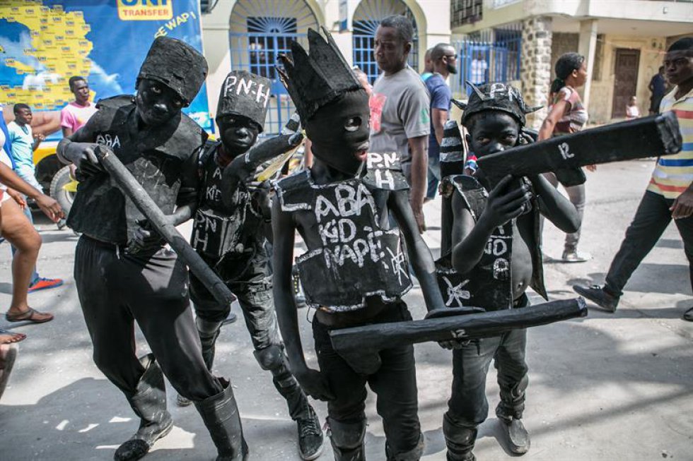 Este tradicional Carnaval se celebra anualmente en el mes de febrero. La danza, la música y los desfiles rescatan la cultura haitiana. Este tradicional Carnaval se celebra anualmente en el mes de febrero. La danza, la música y los desfiles rescatan la cultura haitiana.