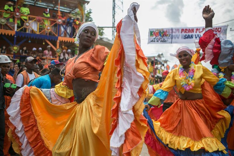 Este tradicional Carnaval se celebra anualmente en el mes de febrero. La danza, la música y los desfiles rescatan la cultura haitiana. Este tradicional Carnaval se celebra anualmente en el mes de febrero. La danza, la música y los desfiles rescatan la cultura haitiana.