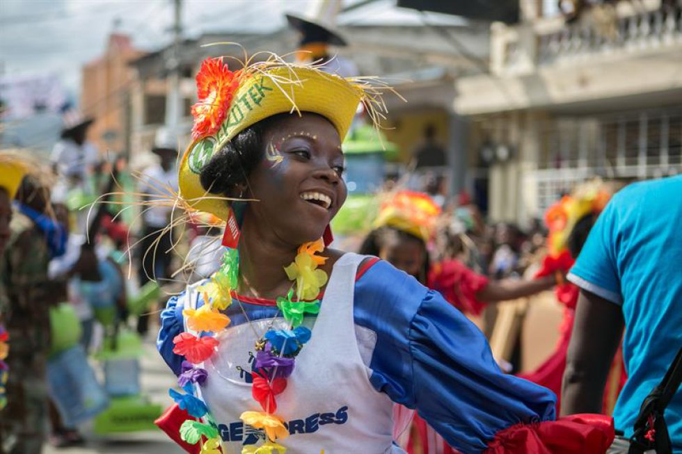 Este tradicional Carnaval se celebra anualmente en el mes de febrero. La danza, la música y los desfiles rescatan la cultura haitiana. Este tradicional Carnaval se celebra anualmente en el mes de febrero. La danza, la música y los desfiles rescatan la cultura haitiana.