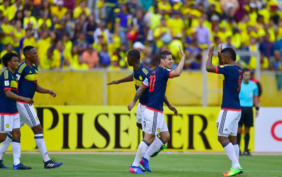 James y Borja celebran la primera anotación de Colombia. James y Borja celebran la primera anotación de Colombia.