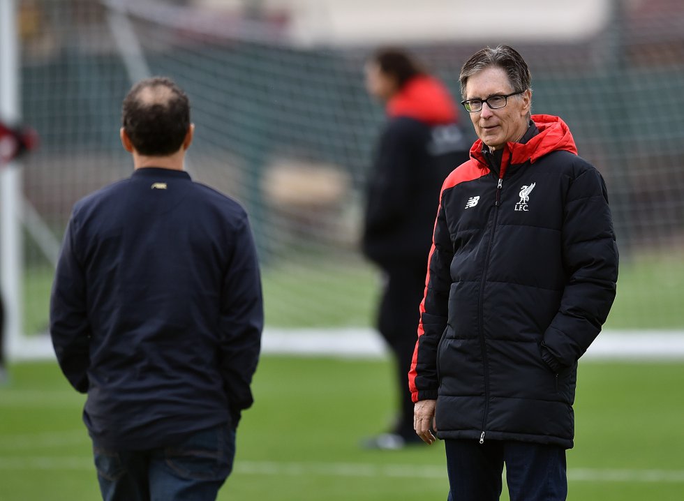 Desde el 2010, Fenway Sports Group compró al Liverpool. Actualmente, Tom Wener es su presidente. Desde el 2010, Fenway Sports Group compró al Liverpool. Actualmente, Tom Wener es su presidente.