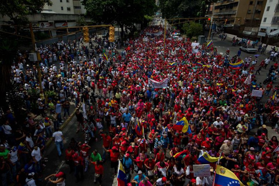 El abogado explicó que 16 de estos arrestos ocurrieron en Caracas, 69 en el estado Anzoátegui, 57 en Bolívar, 40 en Cojedes, 37 en Falcón, 16 en Barinas, 32 en Táchira, 31 en Carabobo y 24 en Portuguesa, al tiempo que subrayó la existencia de más casos en otras entidades. El abogado explicó que 16 de estos arrestos ocurrieron en Caracas, 69 en el estado Anzoátegui, 57 en Bolívar, 40 en Cojedes, 37 en Falcón, 16 en Barinas, 32 en Táchira, 31 en Carabobo y 24 en Portuguesa, al tiempo que subrayó la existencia de más casos en otras entidades.