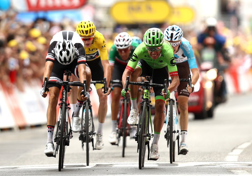 Los tres premios de montaña de primera categoría y sus respectivos descensos le pasaron factura a muchos favoritos, contando con el abandono de Richie Porte y Geraint Thomas, y de un Nairo Quintana y un Alberto Contador que perdieron tiempo considerable en la clasificación general. Los tres premios de montaña de primera categoría y sus respectivos descensos le pasaron factura a muchos favoritos, contando con el abandono de Richie Porte y Geraint Thomas, y de un Nairo Quintana y un Alberto Contador que perdieron tiempo considerable en la clasificación general.