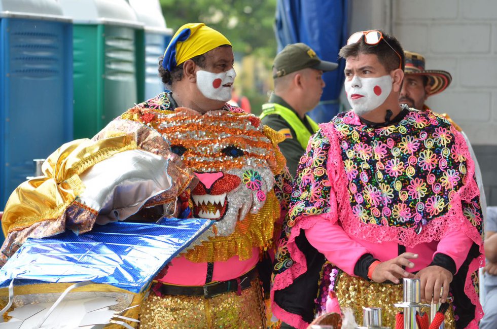 Artistas del Carnaval de Barranquilla y la banda musical del municipio de Baranoa despedieron al papa Francisco. Artistas del Carnaval de Barranquilla y la banda musical del municipio de Baranoa despedieron al papa Francisco.