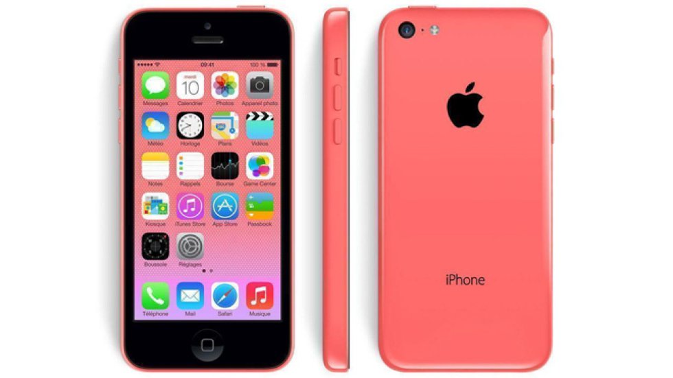 Fue un intento de Apple por hacer un iPhone de bajo costo. Su parte trasera era en policarbonato, disponible en cinco colores. Su cámara introduce el zoom en grabación de video. No tuvo mucho éxito en el mercado. Fue un intento de Apple por hacer un iPhone de bajo costo. Su parte trasera era en policarbonato, disponible en cinco colores. Su cámara introduce el zoom en grabación de video. No tuvo mucho éxito en el mercado.
