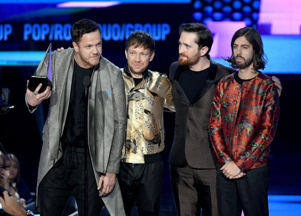 Mejor dúo o grupo de pop-rock: Imagine Dragons. Aspiraban al premio The Chainsmokers y Coldplay. Mejor dúo o grupo de pop-rock: Imagine Dragons. Aspiraban al premio The Chainsmokers y Coldplay.