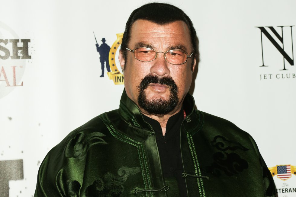 El actor fue acusado por la actriz Portia de Rossi por acoso sexual en 1973. El actor fue acusado por la actriz Portia de Rossi por acoso sexual en 1973.
