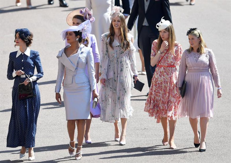 La actriz india Priyanka Chopra llega para la ceremonia de boda real del príncipe Harry y Meghan Markle de Gran Bretaña en la Capilla de San Jorge en el Castillo de Windsor, en Windsor, Gran Bretaña. La actriz india Priyanka Chopra llega para la ceremonia de boda real del príncipe Harry y Meghan Markle de Gran Bretaña en la Capilla de San Jorge en el Castillo de Windsor, en Windsor, Gran Bretaña.