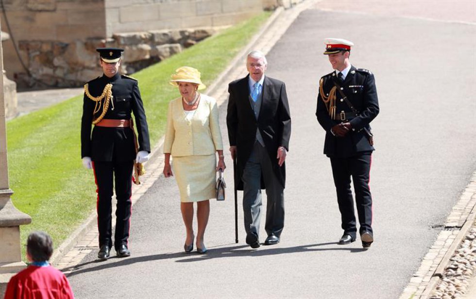 El ex primer ministro británico, Sir John Major con su esposa Dame Norma Major también estaban en la lista de invitados. El ex primer ministro británico, Sir John Major con su esposa Dame Norma Major también estaban en la lista de invitados.