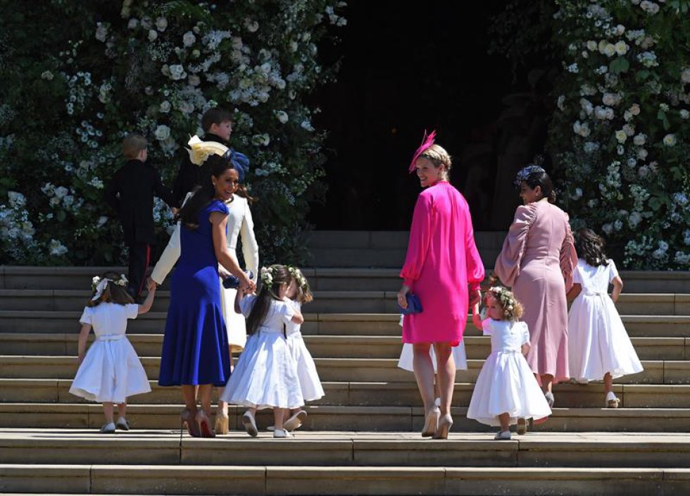 Las damas de honor y los pajes llegan para la ceremonia de la boda real del príncipe Harry y Meghan Markle de Gran Bretaña en la Capilla de San Jorge en el Castillo de Windsor. Las damas de honor y los pajes llegan para la ceremonia de la boda real del príncipe Harry y Meghan Markle de Gran Bretaña en la Capilla de San Jorge en el Castillo de Windsor.