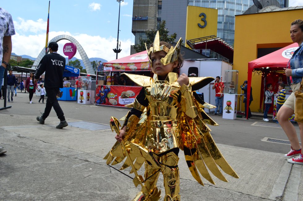 Los cosplayers no usan disfraces, sino trajes con máximo detalle para lucir como “dobles” de superhéroes, caricaturas y otros personajes del mundo de la fantasía. Los cosplayers no usan disfraces, sino trajes con máximo detalle para lucir como “dobles” de superhéroes, caricaturas y otros personajes del mundo de la fantasía.