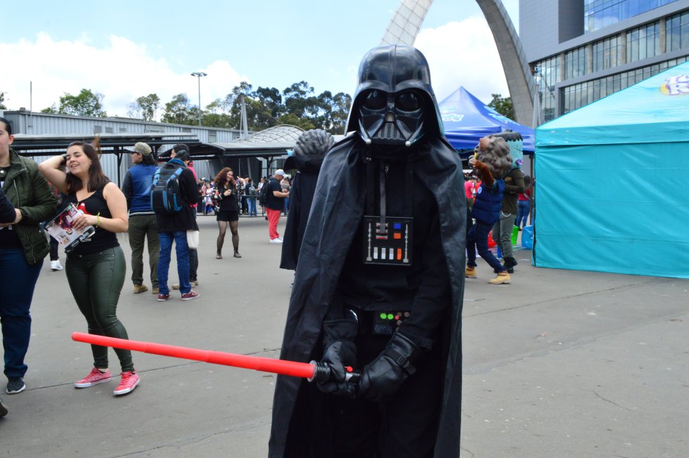 Los asistentes llegan a Corferias para divertirse, aprovechar la programación y, sobre todo, para deleitarse con los cosplayers. Los asistentes llegan a Corferias para divertirse, aprovechar la programación y, sobre todo, para deleitarse con los cosplayers.