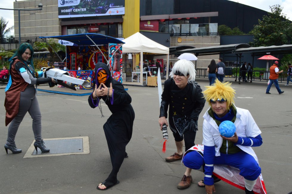 Los cosplayers no usan disfraces, sino trajes con máximo detalle para lucir como “dobles” de superhéroes, caricaturas y otros personajes del mundo de la fantasía. Los cosplayers no usan disfraces, sino trajes con máximo detalle para lucir como “dobles” de superhéroes, caricaturas y otros personajes del mundo de la fantasía.