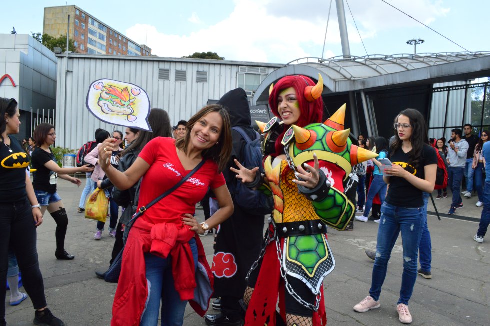 Los asistentes llegan a Corferias para divertirse, aprovechar la programación y, sobre todo, para deleitarse con los cosplayers. Los asistentes llegan a Corferias para divertirse, aprovechar la programación y, sobre todo, para deleitarse con los cosplayers.