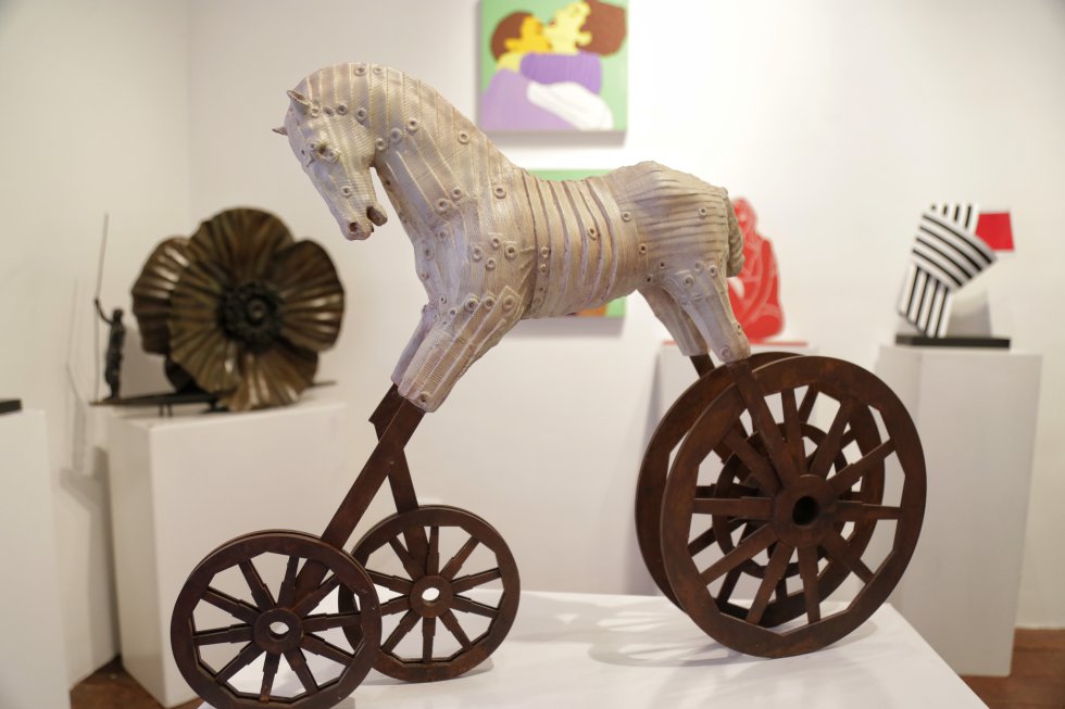 Barcú es una feria que se vive en el histórico barrio la Candelaria, la cual abre sus puertas del veinticuatro al veintiocho de noviembre con un amplia oferta artística que va desde casas, callejones y performances para todos sus visitantes. Barcú es una feria que se vive en el histórico barrio la Candelaria, la cual abre sus puertas del veinticuatro al veintiocho de noviembre con un amplia oferta artística que va desde casas, callejones y performances para todos sus visitantes.