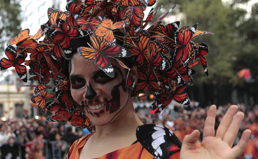 Los tres niveles con los que cuenta el altar del día muertos simbolizan la trinidad: Padre, hijo y espíritu santo. Los tres niveles con los que cuenta el altar del día muertos simbolizan la trinidad: Padre, hijo y espíritu santo.