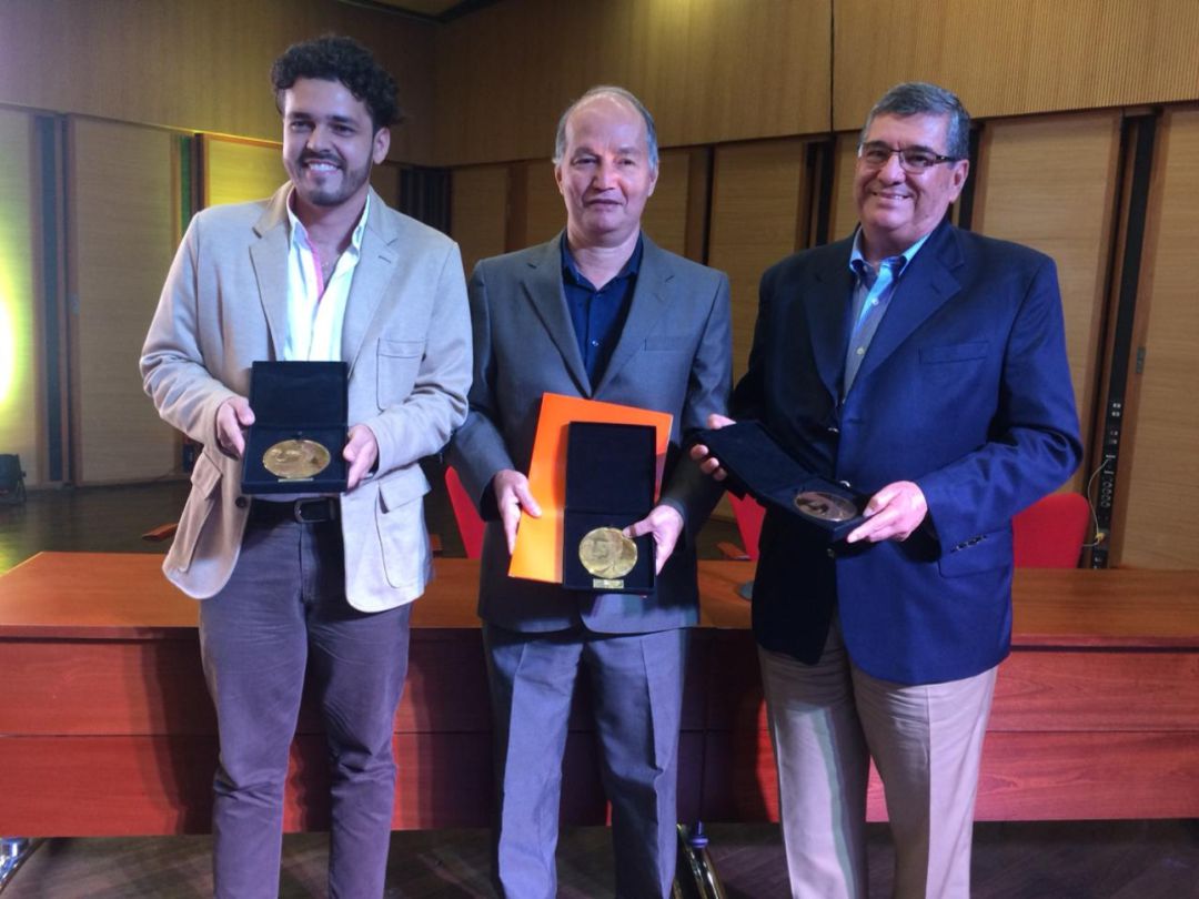 PREMIOS DE PERIODISMO SILVIA GALVIS UNAB CARACOL RADIO: César ...