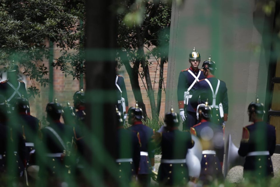 Exequias de Belisario Betancur reúnen a varias personalidades en el Gimnasio Moderno de Bogotá. El expresidente será sepultado en el cementerio Jardines del Recuerdo. Exequias de Belisario Betancur reúnen a varias personalidades en el Gimnasio Moderno de Bogotá. El expresidente será sepultado en el cementerio Jardines del Recuerdo.