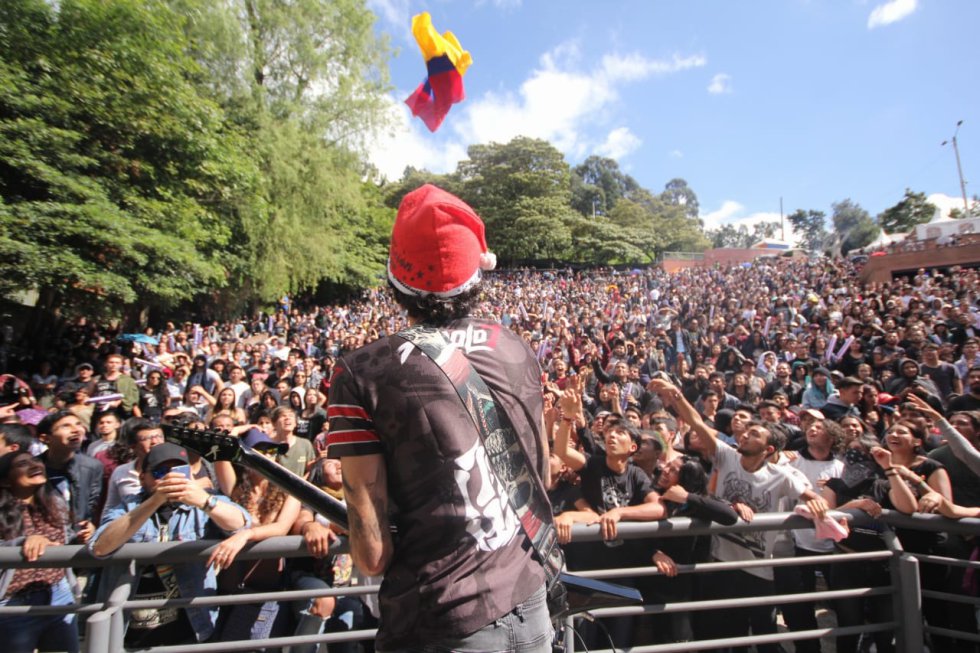 El concierto contó con la participación de varios artistas locales que se pusieron cita en la Media Torta de Bogotá. El concierto contó con la participación de varios artistas locales que se pusieron cita en la Media Torta de Bogotá.